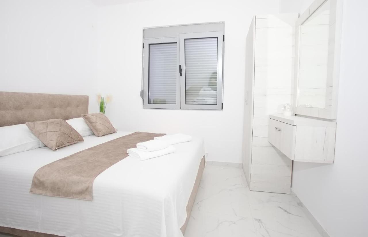 Nesi Apartments 울친 외부 사진